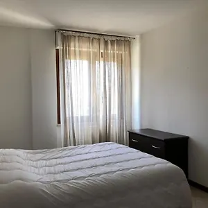  Appartamento Residenziale Con Posto Auto Privato